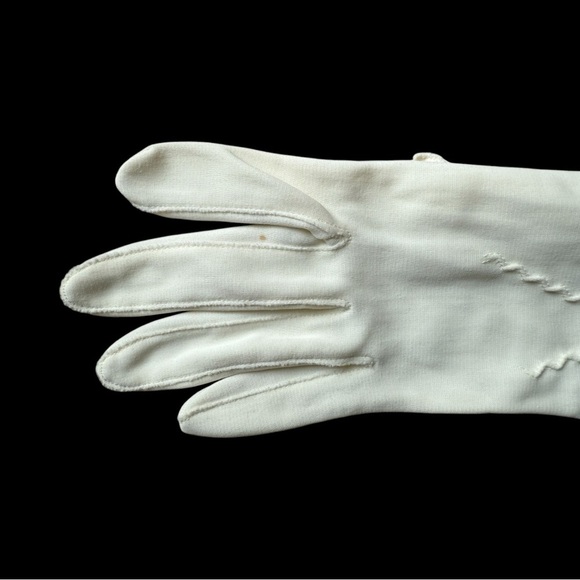 Bundle of Vintage Gloves - Picture 10 of 12